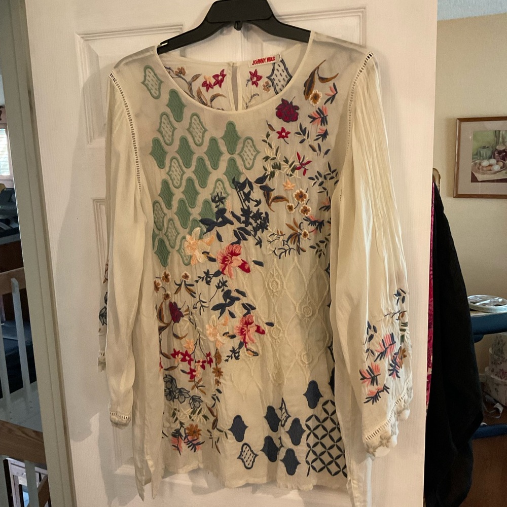 Johnny Was Women's Embroidered Cream Top